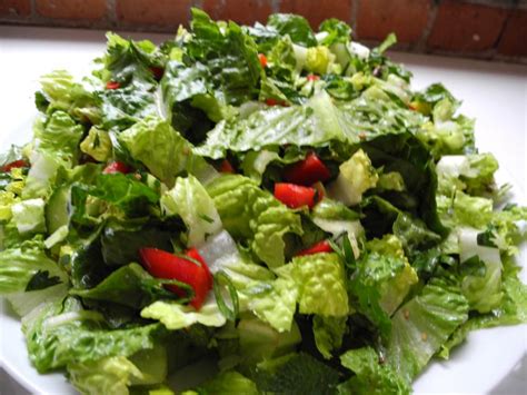 green-salad-with-zesty-lemon-garlic-dressing image