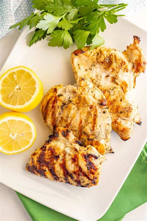 grilled-lemon-chicken-video-family-food-on-the-table image