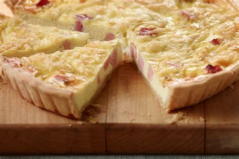 quiche-lorraine-canadian-goodness-dairy-farmers-of-canada image