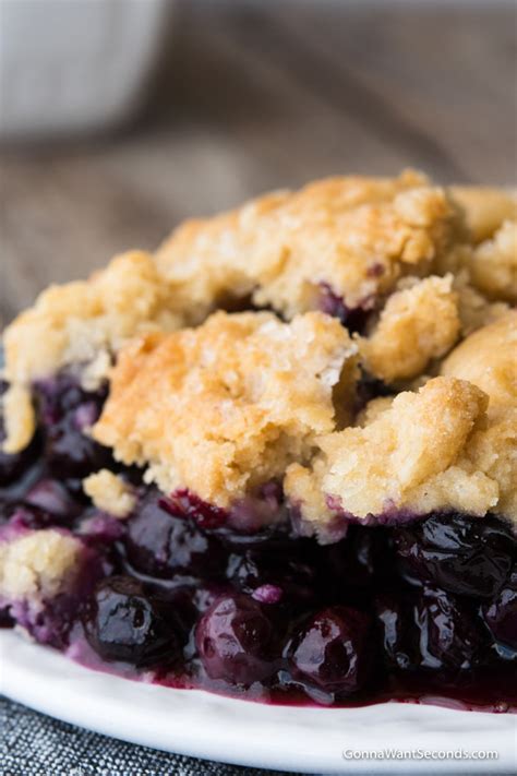 easy-blueberry-cobbler-berrylicious-gonna-want image
