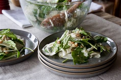 spinach-and-fennel-salad-with-walnuts-and-blue-cheese image