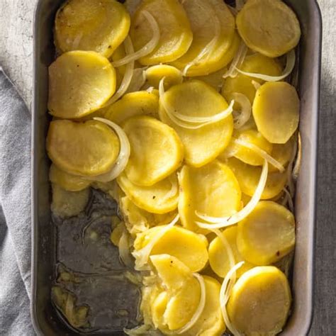 patatas-panaderas-spanish-potatoes-with-olive-oil-and image