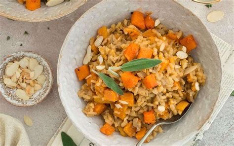 10-rich-and-creamy-plant-based-risotto-recipes-one image
