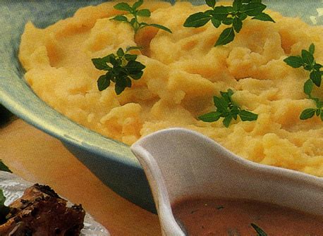 potato-cheese-and-cauliflower-mash-canadian image