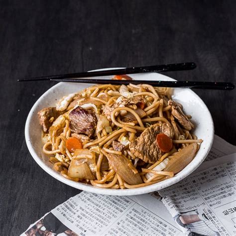 yakisoba-japanese-stir-fried-noodles-wandercooks image