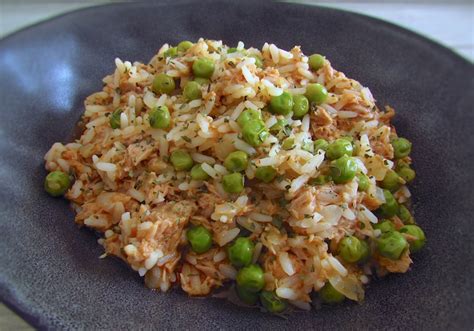 rice-with-tuna-and-peas-food-from-portugal image