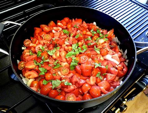 tomato-and-coriander-salad-backwoods-home-magazine image