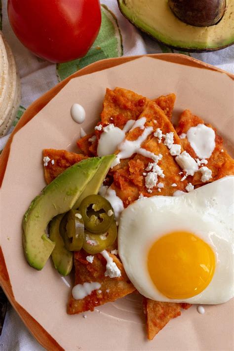 chilaquiles-rojos-con-huevos-red-chilaquiles-with-eggs image