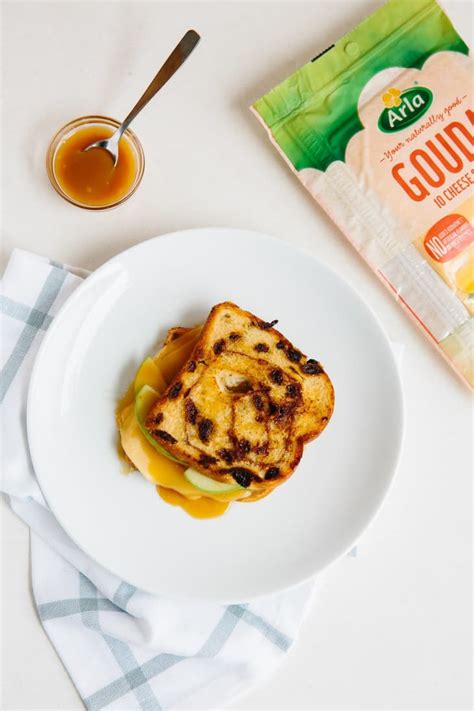 recipe-gouda-and-apple-cinnamon-swirl-grilled-cheese image