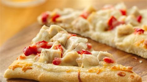 chicken-alfredo-pizza-recipe-pillsburycom image