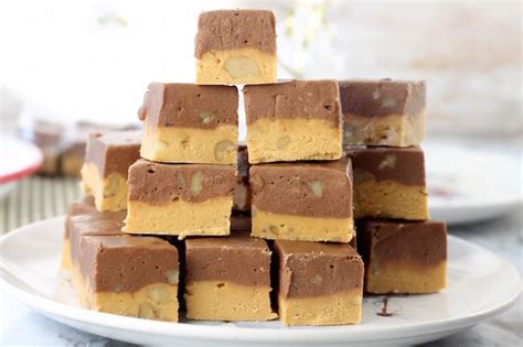 two-tone-fudge-with-walnuts-video-miss-in-the-kitchen image