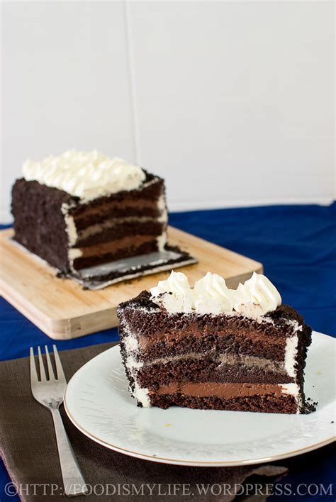 oreos-and-chocolate-mousse-layered-cake-foodie image