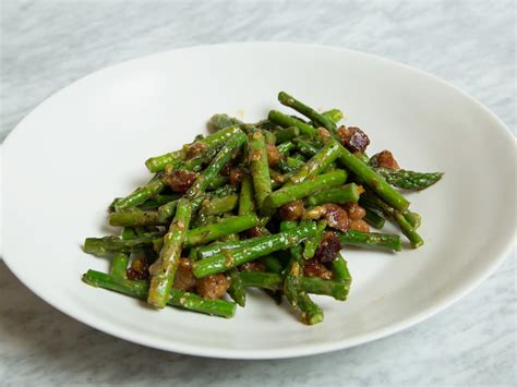 asparagus-carbonara-recipe-melissa-clark-food image