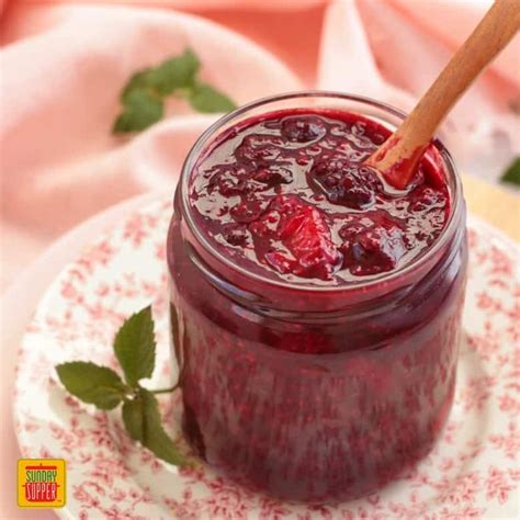 easy-berry-compote-recipe-rote-grtz-sunday image