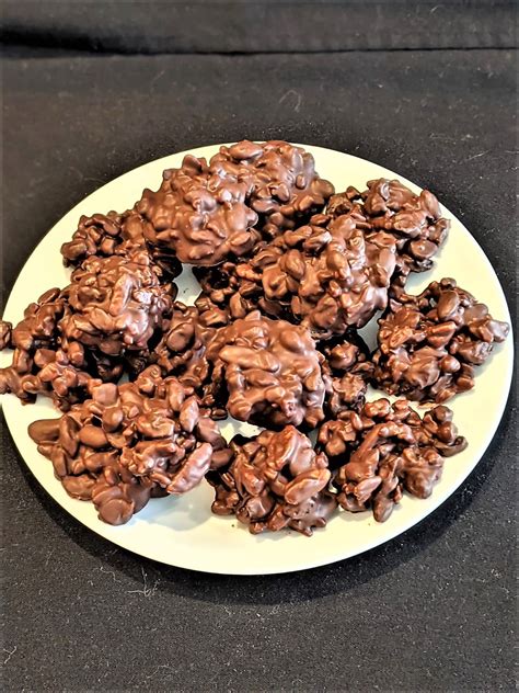 easy-chocolate-raisin-nut-clusters-impress-not-stress image