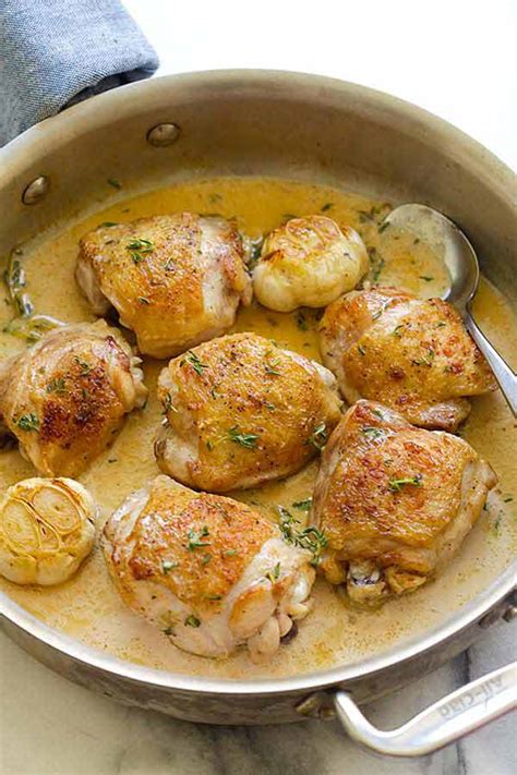 creamy-garlic-thyme-chicken-recipe-best-crafts-and image