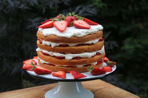 easy-strawberry-and-cream-layer-cake-laylitas image