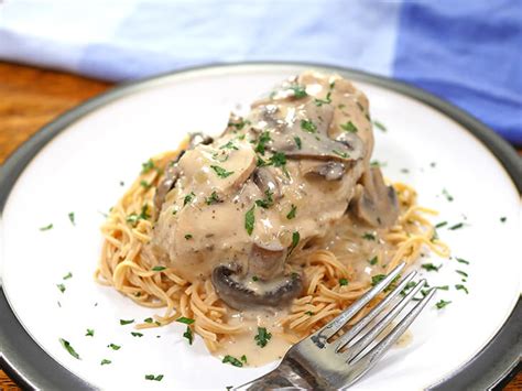 slow-cooker-chicken-and-mushrooms-slow-cooking image