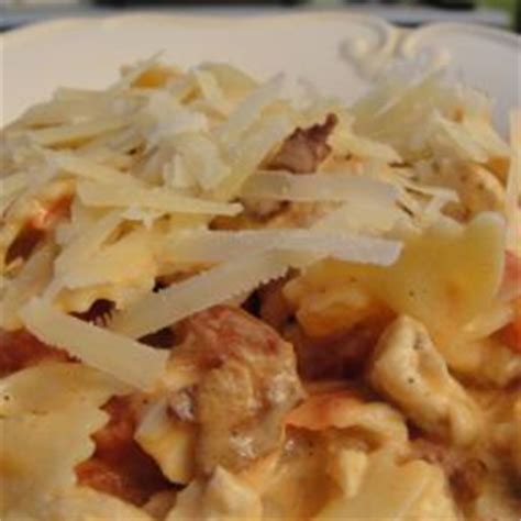 creamy-chicken-bacon-and-tomato-pasta-12-bigoven image