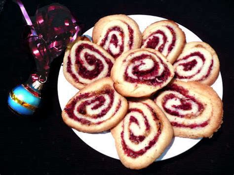 cranberry-pinwheel-cookies-recipe-recipezazzcom image
