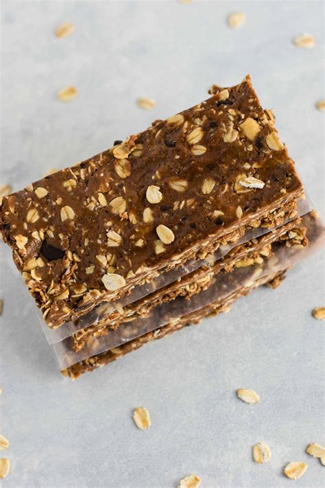 no-bake-chocolate-cashew-protein-bars-recipe-build image