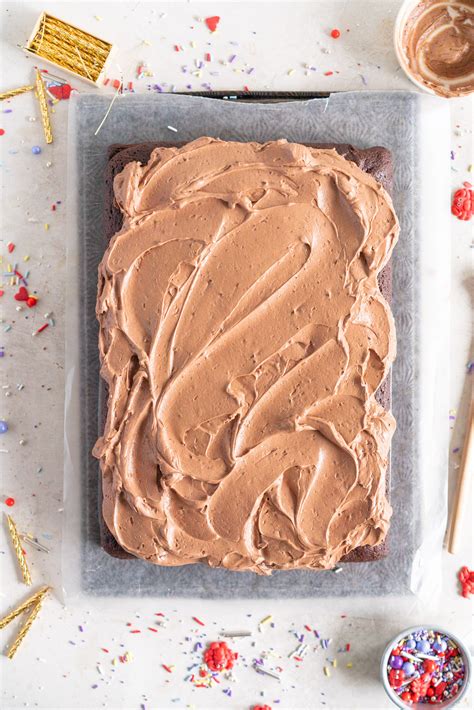 chocolate-brownie-sheet-cake-with-chocolate-hazelnut image
