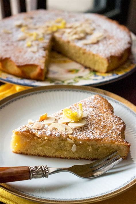 tarta-de-santiago-spanish-almond-cake-the-bossy image