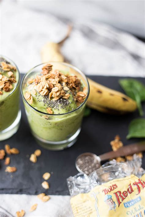 ginger-banana-green-smoothie-fooduzzi image