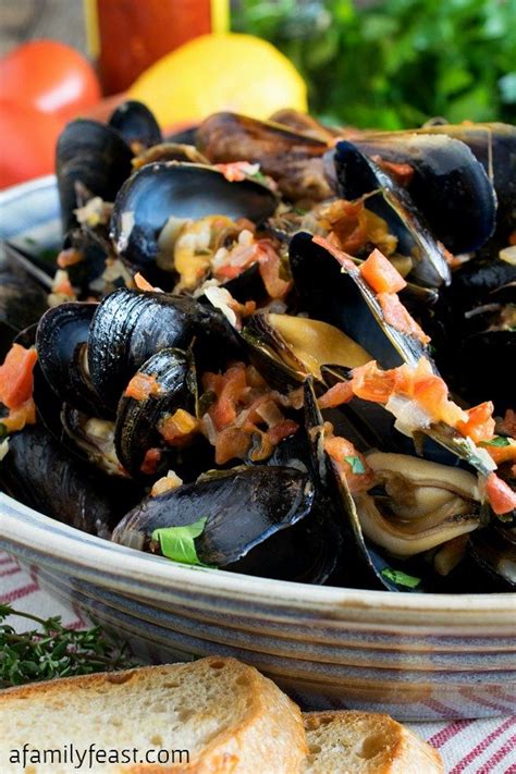 portuguese-style-mussels-in-garlic-cream-sauce-a image