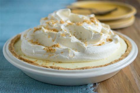 easy-no-bake-lemon-pie-recipe-like-lemon-fluff image