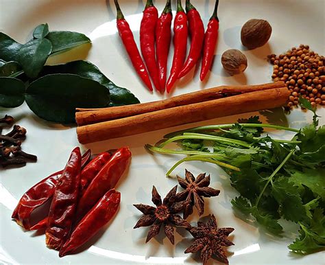 the-35-essential-herbs-spices-used-in-thai-cuisine image