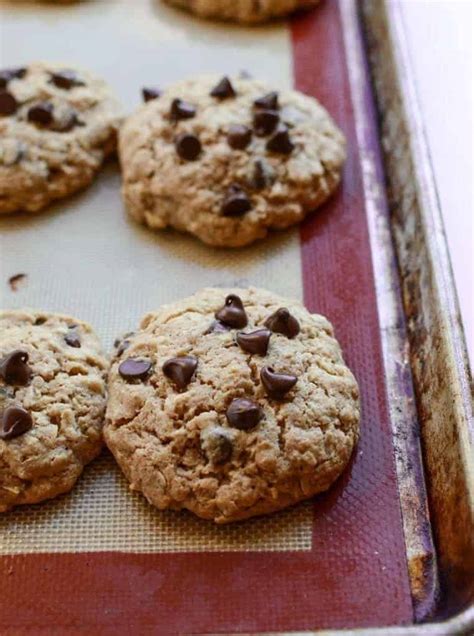 healthy-oatmeal-chocolate-chip-cookies-recipe-with image