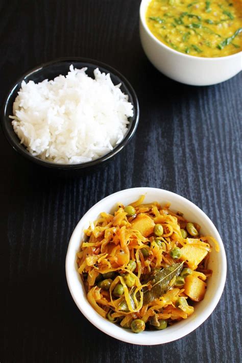 cabbage-sabzi-kobi-bateta-nu-shaak-spice-up-the-curry image