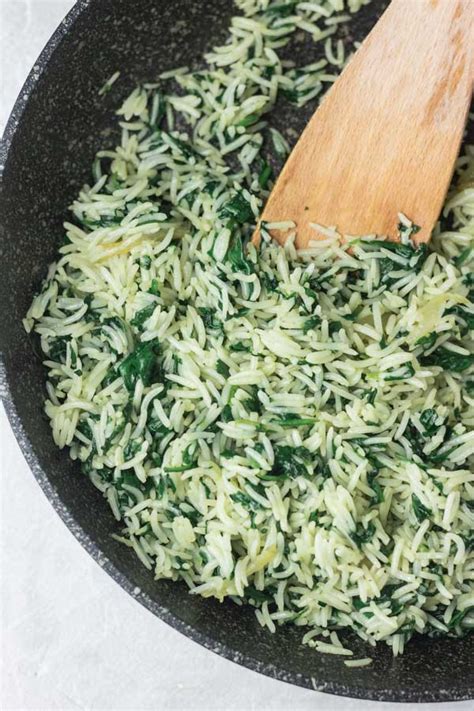 easy-spinach-rice-recipe-spanakorizo-the-dinner-bite image