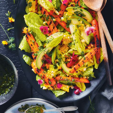 chimichurri-salad-with-grilled-vegetables-ricardo image