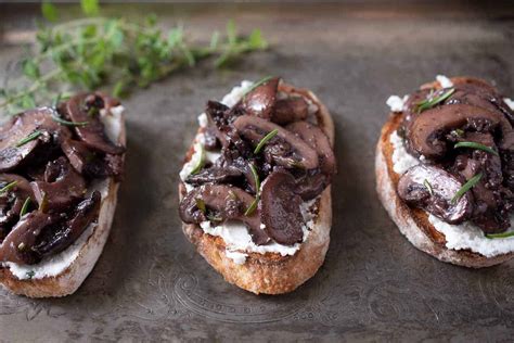 sauted-mushroom-and-rosemary-bruschetta image