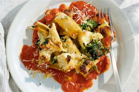 rigatoni-al-forno-with-cauliflower-and-broccoli-rabe image
