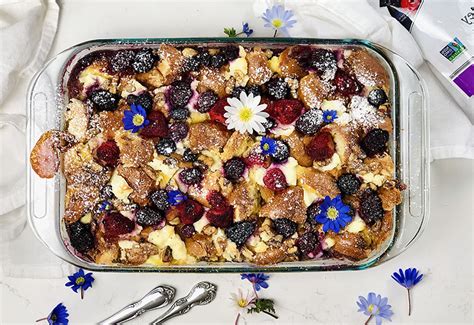 berry-strata-heinens-grocery-store image