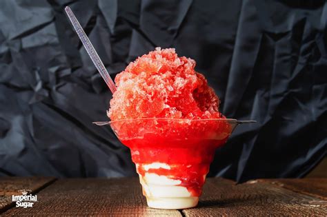 strawberry-snow-cone-syrup-imperial-sugar image