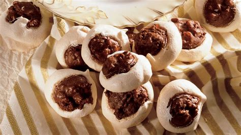 christmas-cookie-meringues-recipe-pillsburycom image
