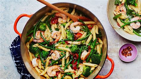 how-to-make-one-pot-pasta-primavera-in-22-minutes-or image