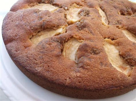 easy-apple-and-cinnamon-cake-easy-peasy-foodie image