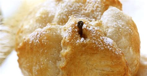 baked-apples-in-puff-pastry-recipe-eat-smarter-usa image