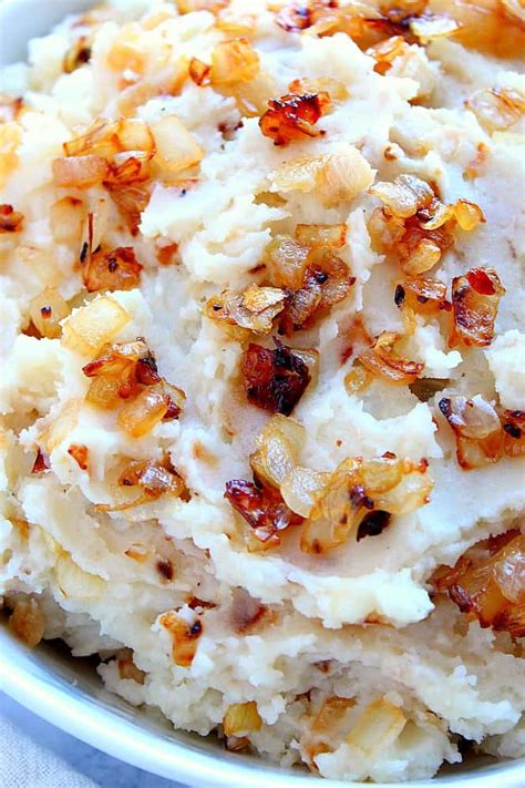 caramelized-onions-mashed-potatoes-crunchy-creamy image