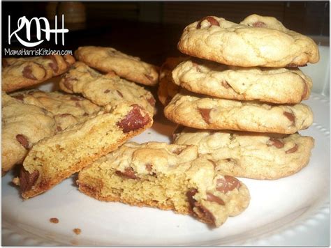 the-most-addictive-chocolate-chip-cookies-mama image