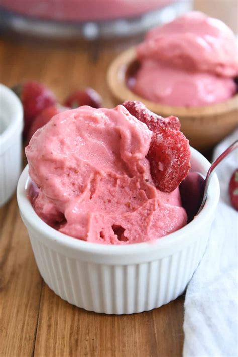 easy-homemade-strawberry-frozen-yogurt-mels image