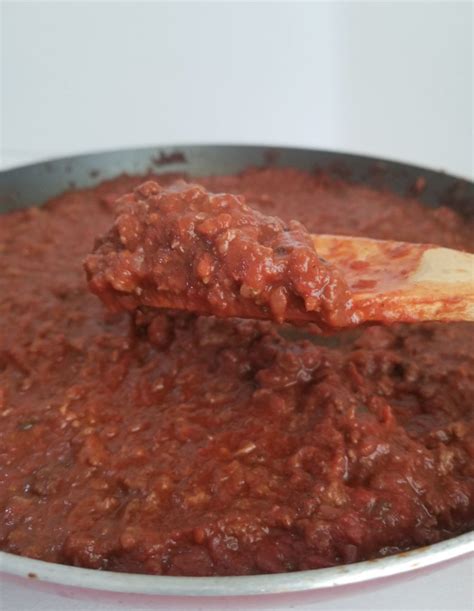 pasta-with-greek-meat-sauce-makaronia-me-kima image