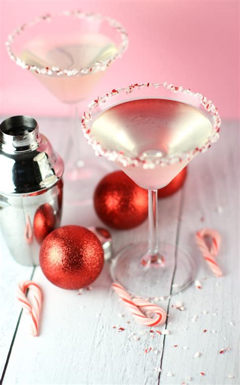 holly-jolly-peppermint-martini-recipe-becomebettycom image
