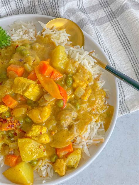 easy-chicken-curry-with-vegetables-tastegreatfoodie image