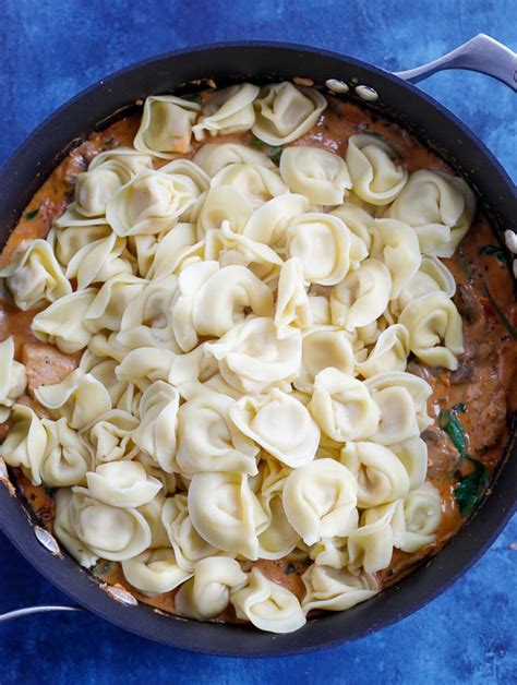 creamy-chicken-tortellini-pasta-cookin-with-mima image